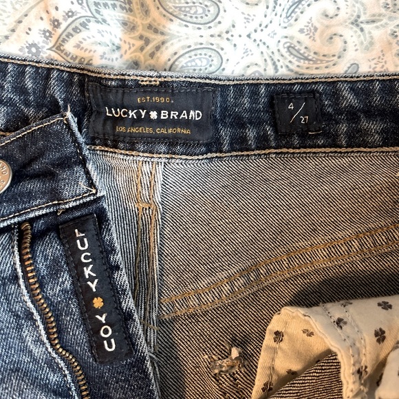 LUCKY BRAND - High Rise Shortie with Detailing - Picture 2 of 3
